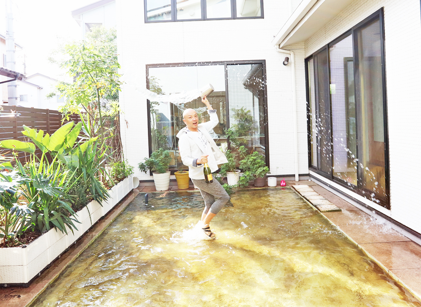 世界一楽しく生きていく！
シャンパン飲んで遊ぼうぜ！